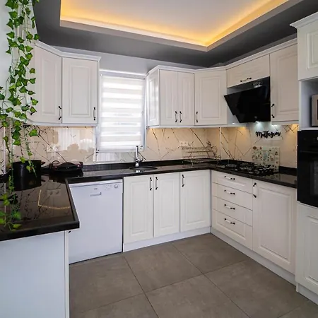 Stunning With Private Pool