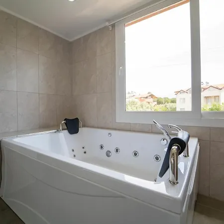 فيلة Stunning With Private Pool *