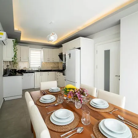 Stunning With Private Pool فتحية